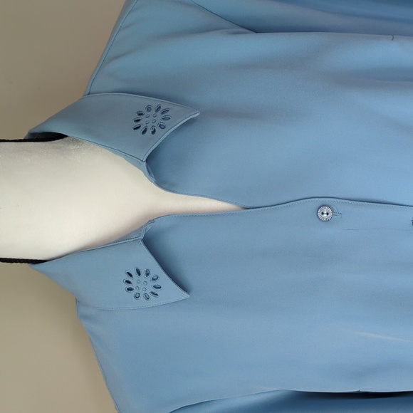 Covington Floral Embroidered Button Down Blouse LARGE 14-16 Blue Eyelet Trim - Picture 4 of 15